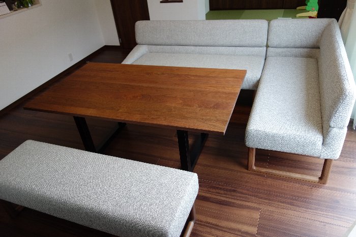 高松市にestic バンケットシリーズのldソファ ラクストンとmasterwal ワイルドウッドのローダイニングテーブルを納品 住賓館 じゅうひんかん ブログ