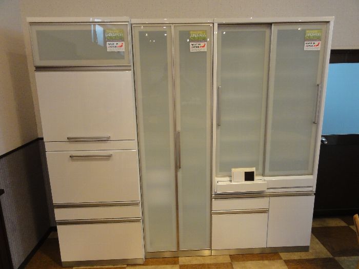 家電などが全てが隠せる縦型食器棚のoevシリーズが入荷 住賓館 じゅうひんかん ブログ