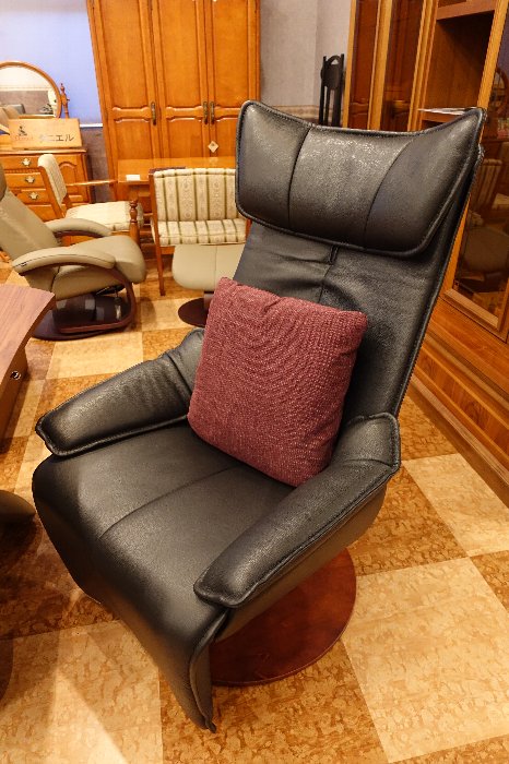 【フランスベット】 ノルウェー V.A.D社 パーソナルチェア Convita 20-10 ブラック ７０万 検（エコーネス　KEBE社 (ケベ)　カリモク） 断捨離した後に残したいパーソナルチェアと昇降テーブルノルウェー