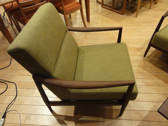 【美品】一生紀 リビングチェア B 木製 ナチュラル 日進木工のNatural Basicシリーズの一人掛けソファBSC-529 : 住賓館