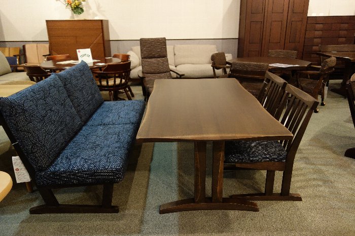 イバタインテリア 畳の上にお勧め 木楽リビングダイニング４点 住賓館 じゅうひんかん ブログ