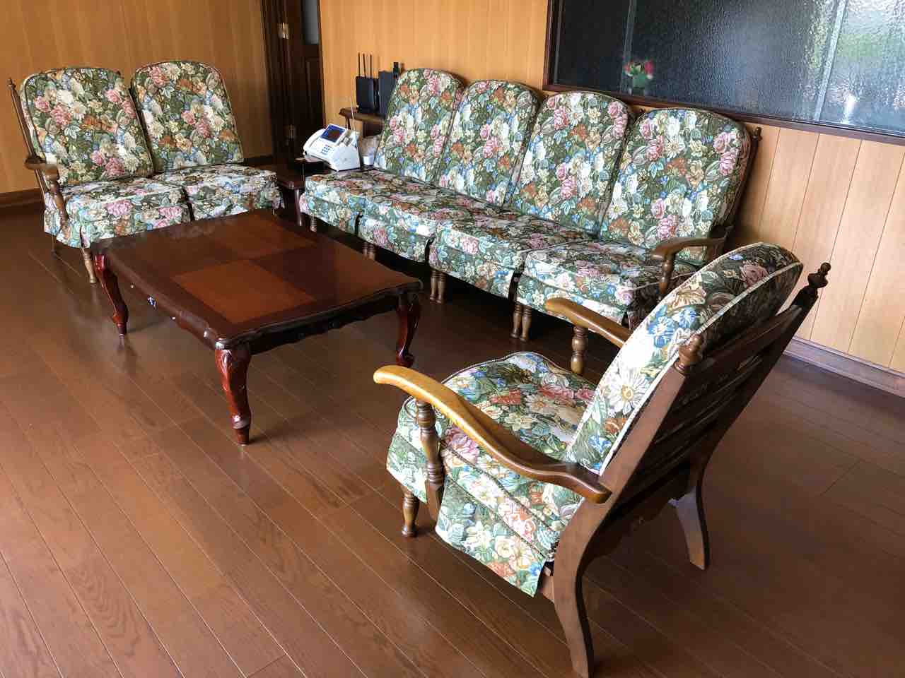 綾川町に飛騨産業・穂高リビングセットを納品 : 住賓館(じゅうひんかん 