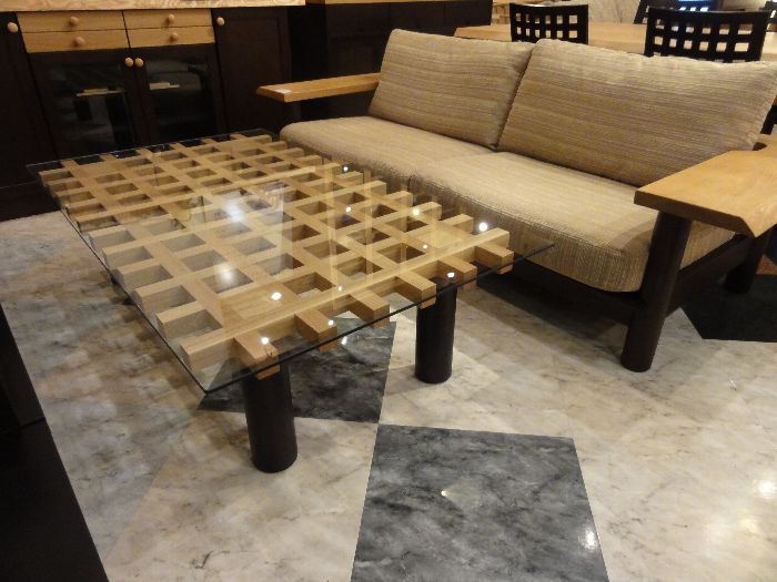 美品 KASHIWA 柏木工 オーク材 ダイニングテーブル 楕円 オーバル 机 飛騨の家具メーカーKASHIWA(柏木工)のオーク材を使用したダイニング