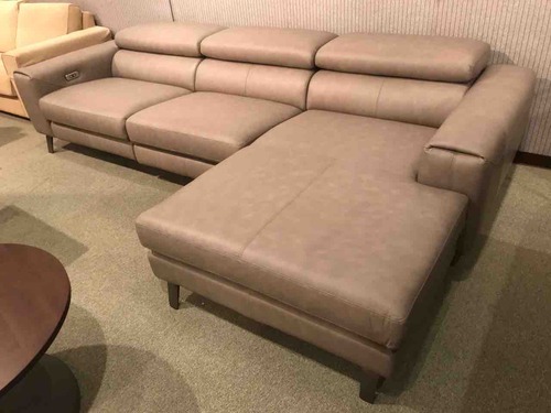 スタイリッシュな電動リクライニングソファ・ヒューゴ・再入荷しました