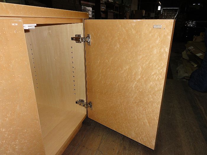 バーズアイメープル★サイドボード★ 取りに来れる方限定】バーズアイメープルのサイドテーブルです！！