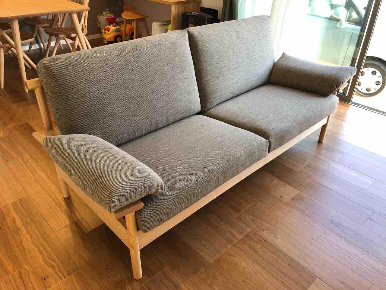 丸亀市に柏木工・ビーソファBLS83AとスツールEC17Aを納品 : 住賓館