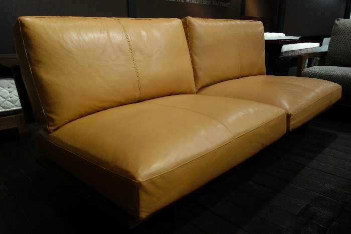 MasterWaLシリーズのモノソファ2.5P・MNSO-2.5P-WNが入荷 : 住賓館