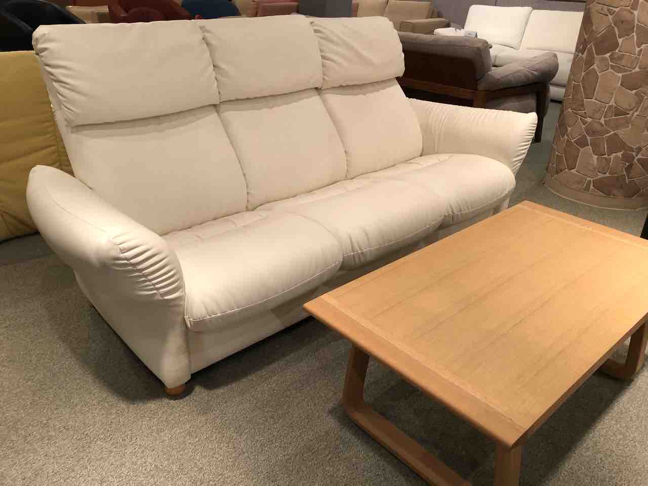 頭まで支えてくれるソファ】マルイチセーリング ・ソファ