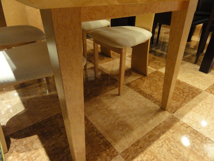 松創のバーズアイメープルミガキ仕様のダイニングテーブル : 住賓館