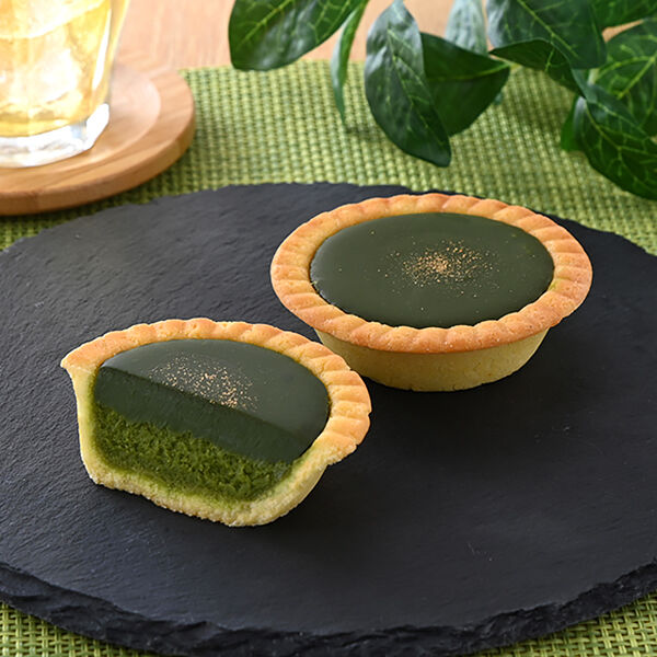 コンビニすいーつ上林春松本店監修『ファミマ 宇治抹茶の生チョコタルト』コメントコメントする