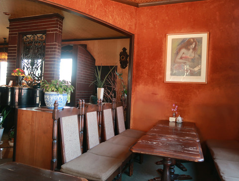 珈琲専科 ピアノと・・・人と樹