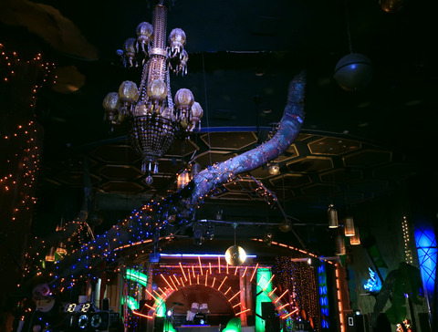 ナイトスポット 白ばら (閉店)