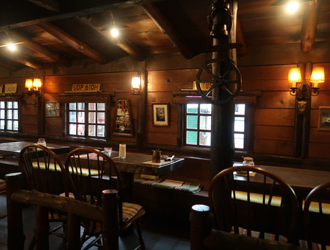 Coffee House DOC HOLIDAY (ドク・ホリデイ)