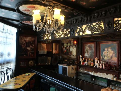 季節の生ジュースとくるみパンの店 カド ②