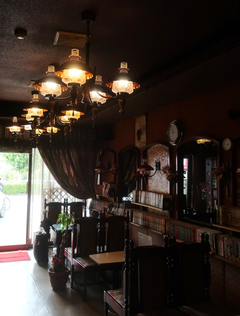 喫茶 マルシェー (真留紫恵 / マルシェ)