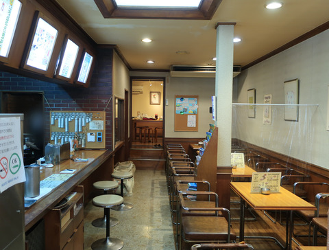 CAFE WORLD 新町 (カフェワールド新町)