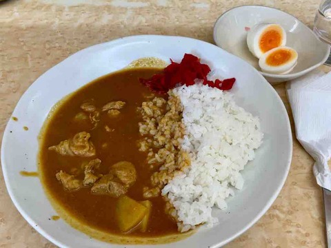 スタンドカレーで金曜カレー カレーの店 サカエヤ : けいのむ 食べた