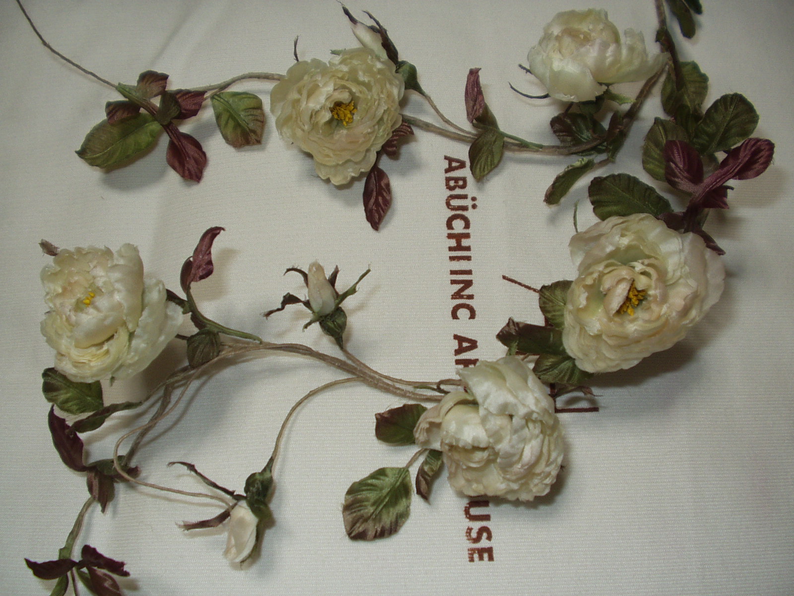 白いつる薔薇 布で作る花日記 白いつる薔薇 布で作る花日記