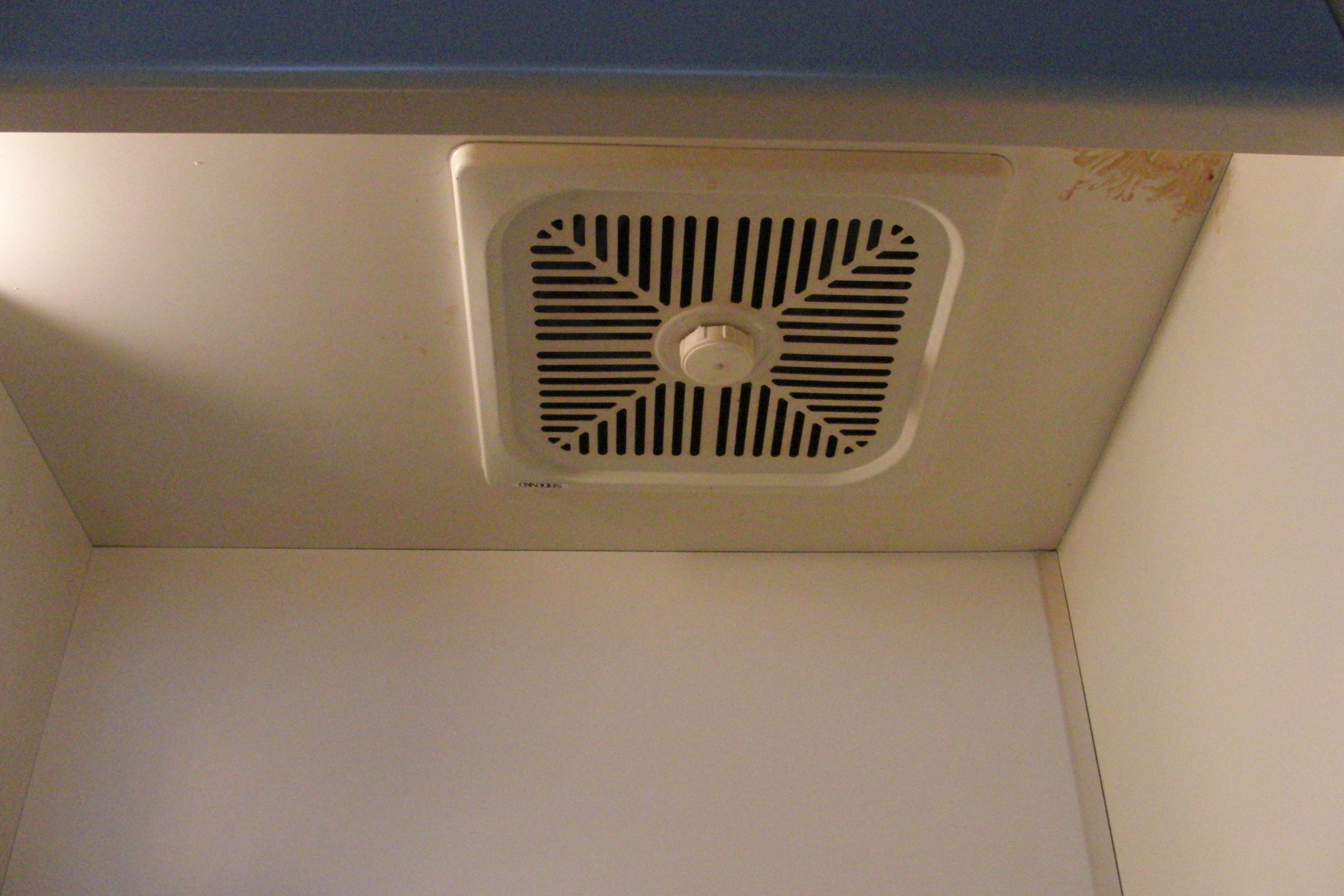 南小岩ワンルーム 換気扇交換 江戸川区の工務店 倉持工務店の家づくり