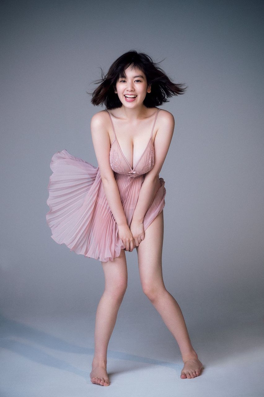 モデル 筧美和子 Sexy赤ランジェリーで豊満バストあらわ こんなグラビア見たことない 芸能ニュース黒兎