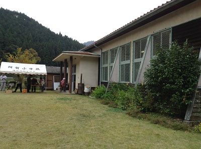 阿賀小学校講堂