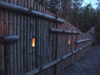 竹垣とロウソク