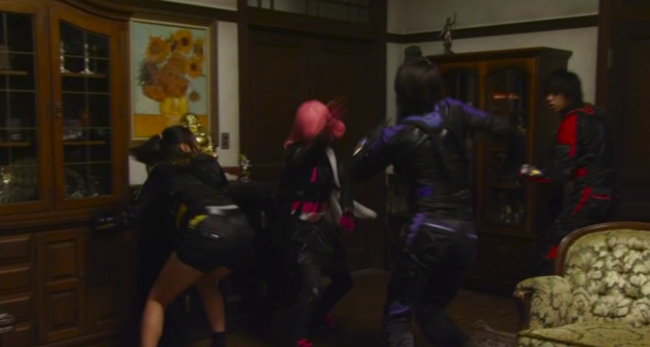 ゴーバスターズ対怪盗ピンクバスター ヒーローが女に負けるなんて コニシキのブログ