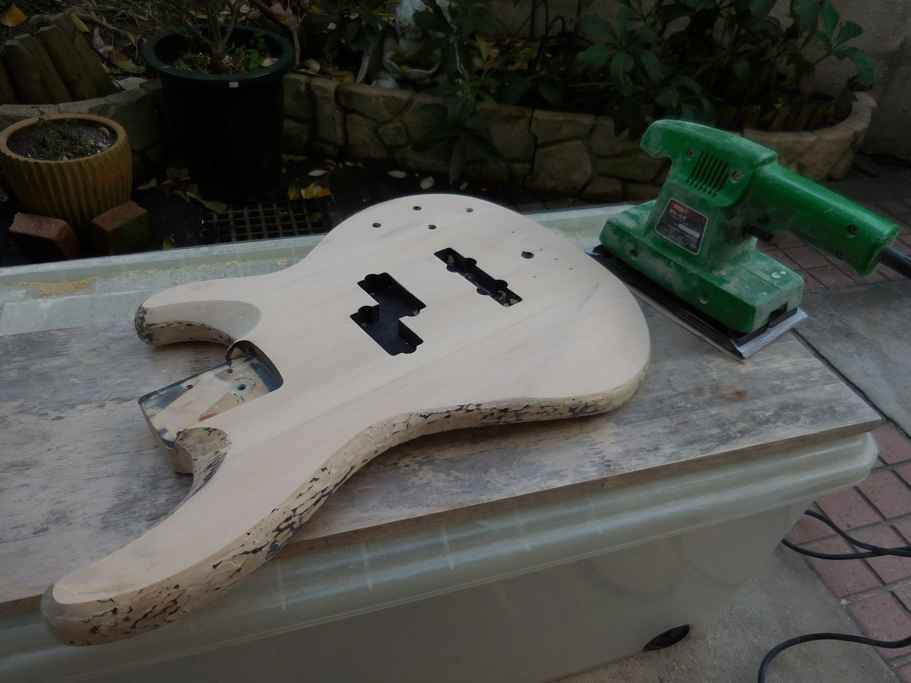 ベースギター再生 塗装はがし アイロン式 K Noshiのblog