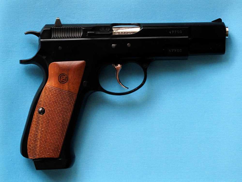 木を使った鉄の拳銃（トイガン） ～KSC CZ75 2nd その2～ : とー