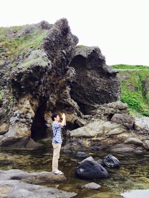 海に立つ男