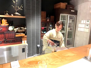 hajikamiはじかみ女将