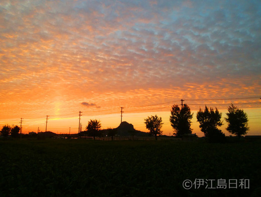 伊江島タッチューと夕焼け