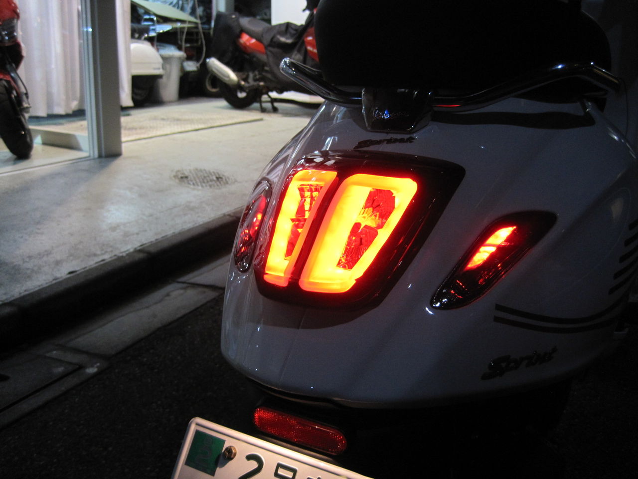 SPRINT&PRIMAVERAのLEDウィンカー＆テールカスタム！ : sogno vespa club