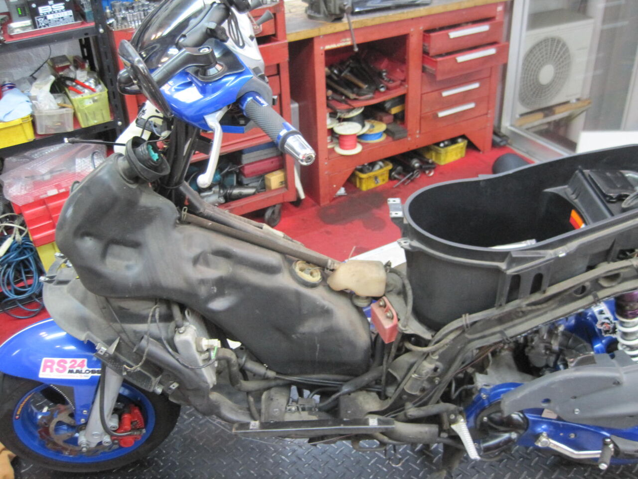 PWK28激速ジレラランナーFXR180 2スト要整備 SR150 FXR180ジャンク