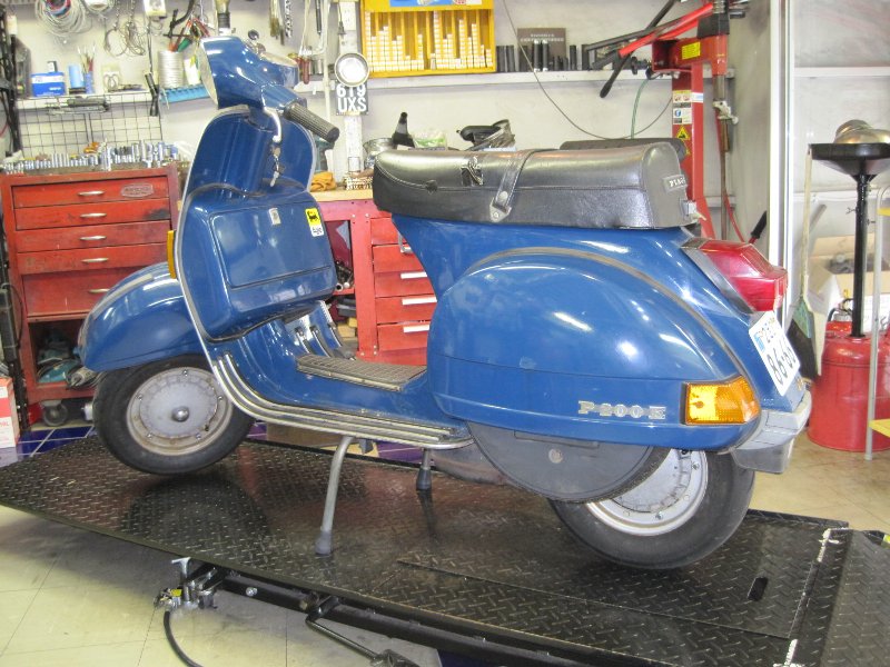 ベスパ VESPA P200E 純正シートロック P200E エンジン分解！ : sogno