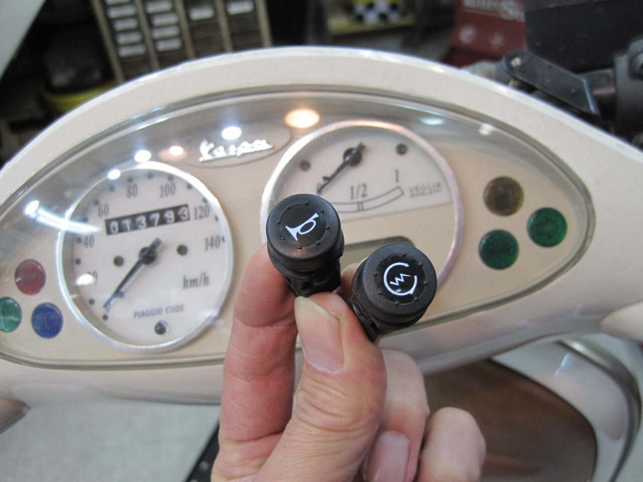 Vespa ET4-125 エンジン掛からずからのメンテナンス。 : sogno vespa club