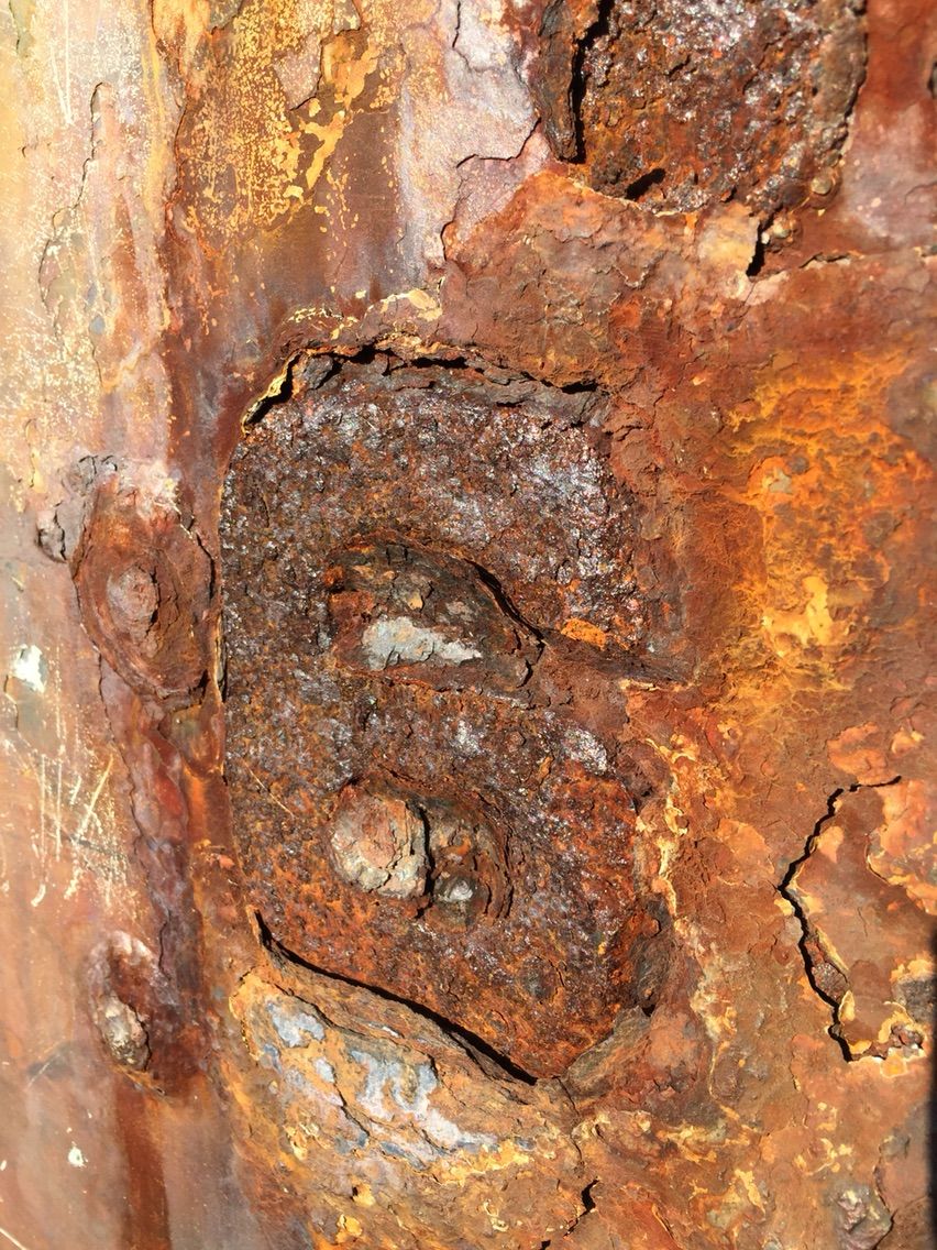 錆びまくりの船のボディをスケッチ : えかきの思考