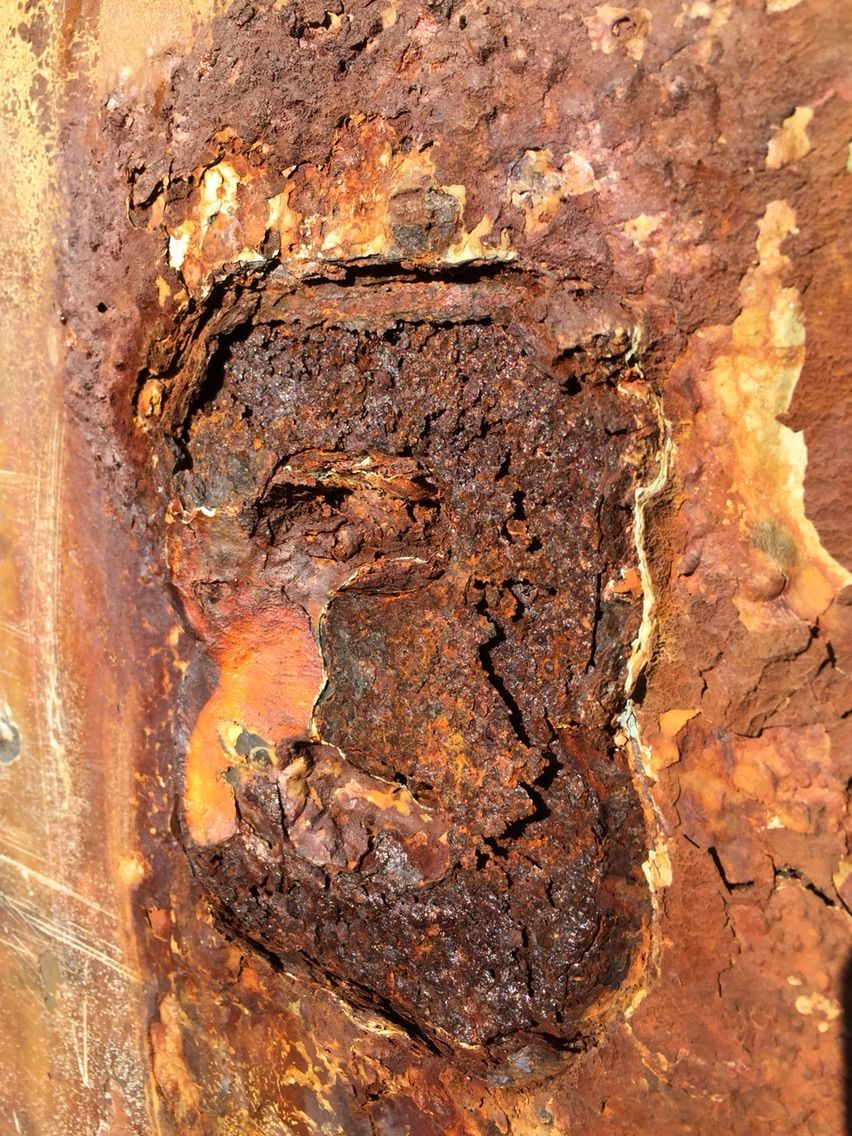 錆びまくりの船のボディをスケッチ : えかきの思考