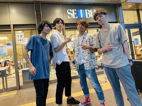 4B3B3C4F-5256-4B3A-8E37-E472D96EEA3C