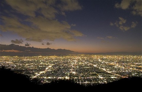 大阪平野の夜景(暗がり峠より)