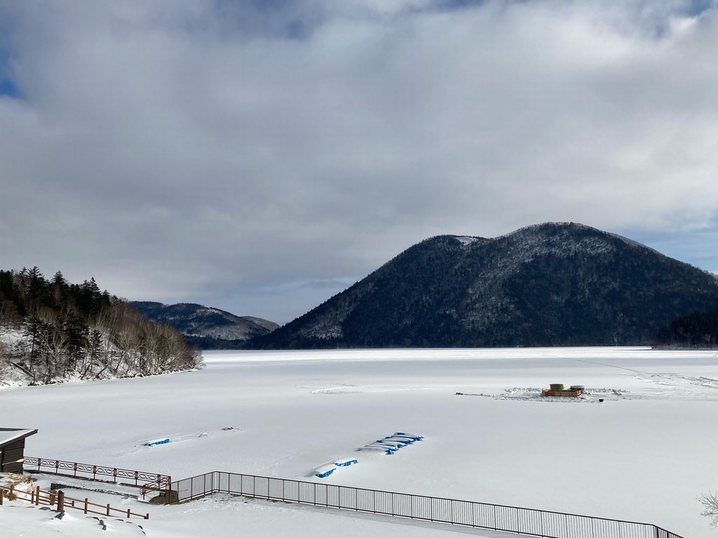 扇ヶ原展望台と然別湖 鉄馬で行く