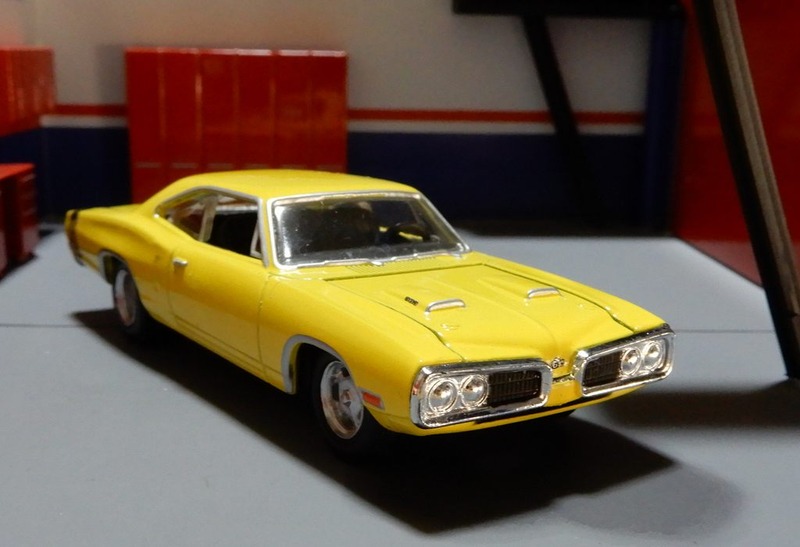 スーパービー　１９６９　ヘミ 1969 Dodge Hemi Super Bee - YouTube