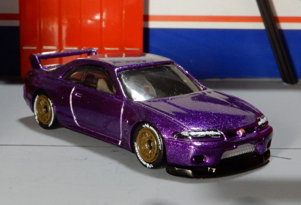 1/64 日産スカイライン GT-R R33 【改】 ホットウィール : 64分の1 1/64 日産スカイライン GT-R R33 【改】 ホットウィール : 64分の1