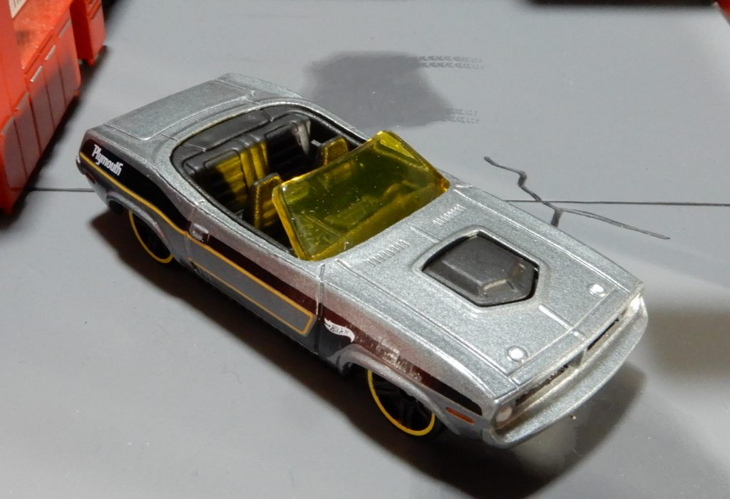 ホットウィール　2004RLC　プリムス バラクーダ　黒ストライプ　8千個限定 ホットウィール 2004RLC プリムス バラクーダ 黒ストライプ 8千