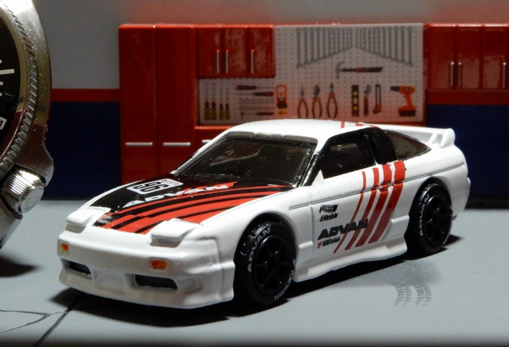 1/64 日産180SX アドバン白【改】 ホットウィール : 64分の1 1/64 日産180SX アドバン白【改】 ホットウィール : 64分の1