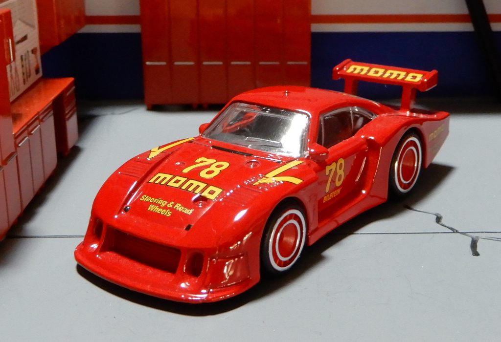 1/64 ポルシェ 935－78 ホットウィール : 64分の1