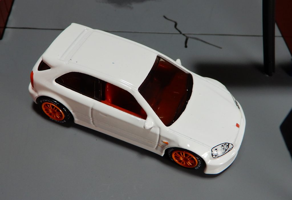 1/64 ホンダ シビックタイプR EK9 【改】 ホットウィール : 64分の1