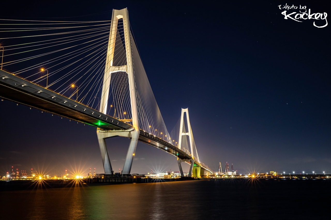 こんなところにも影響が 名港トリトン 鏡と光と闇の中で こんなところにも影響が 名港トリトン 鏡と光と闇の中で