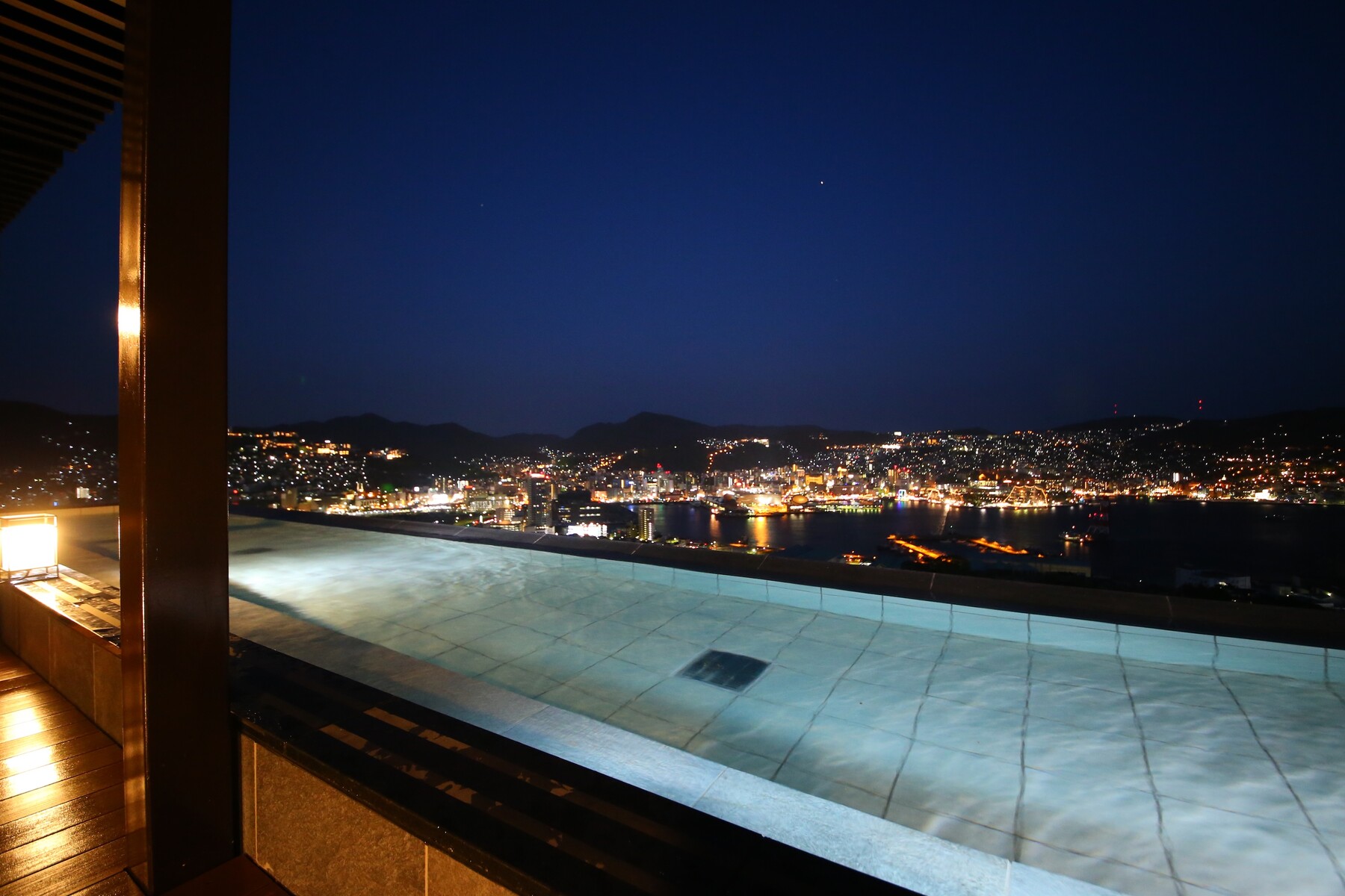 1P 長崎清風_展望の湯_大浴場全景_夜
