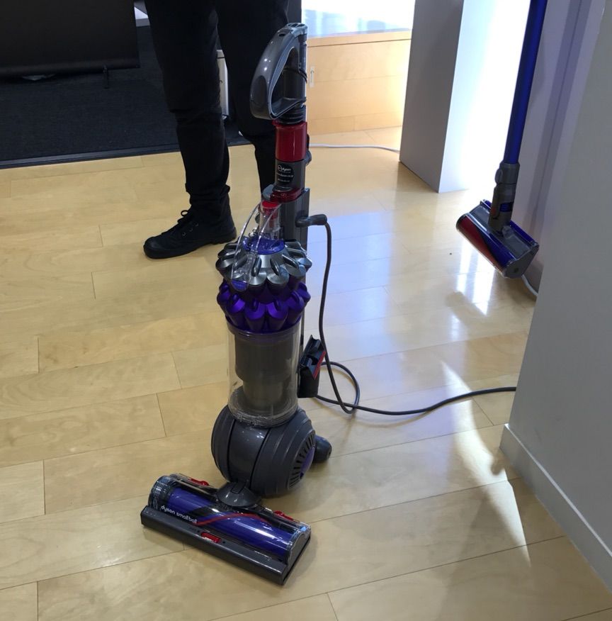 Dyson smallball アップライト型掃除機 UP15SP 店頭展示品